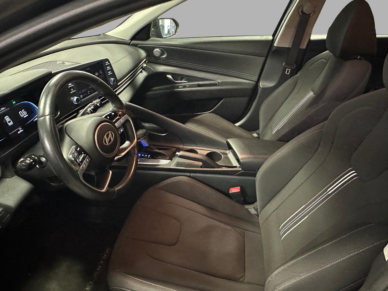 2025 Hyundai Elantra Preferred | CLEAN CARFAX | ONE OWNER | HTD STS Photo