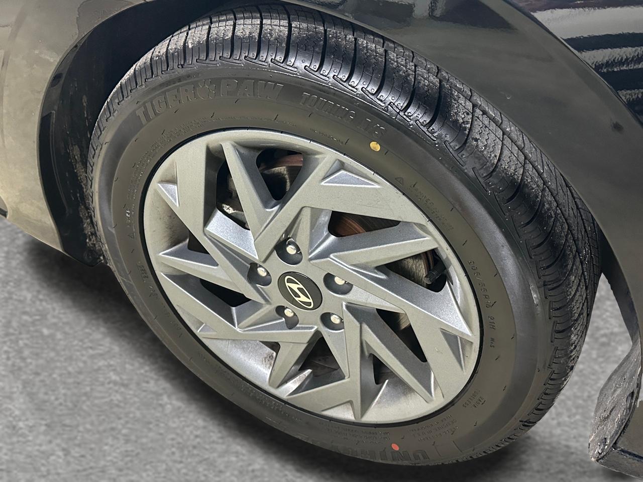 2025 Hyundai Elantra Preferred | CLEAN CARFAX | ONE OWNER | HTD STS Photo