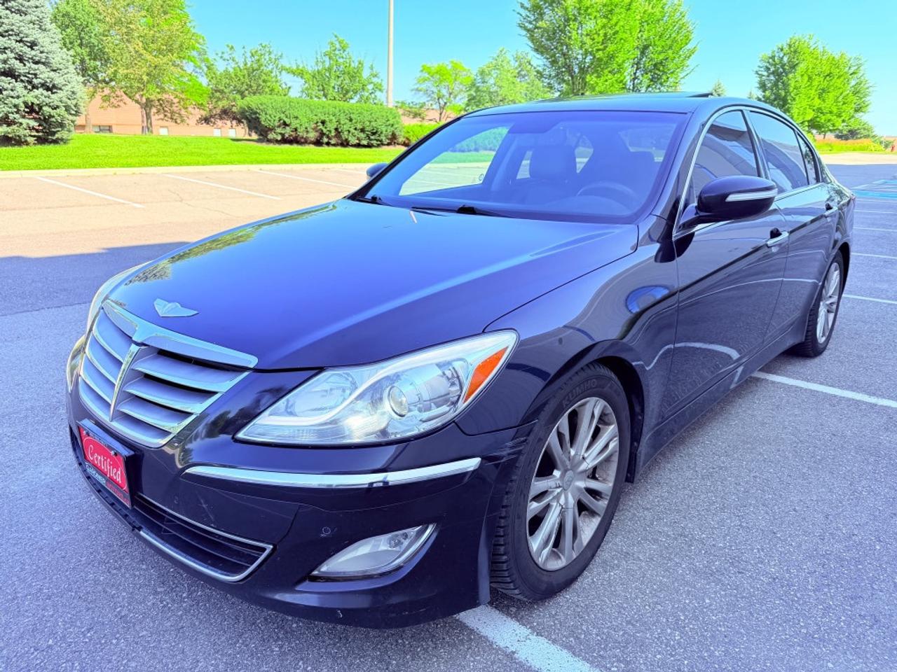 Used 2013 Hyundai Genesis 3.8 4dr Rear-wheel Drive Sedan Automatic for sale in Mississauga, ON