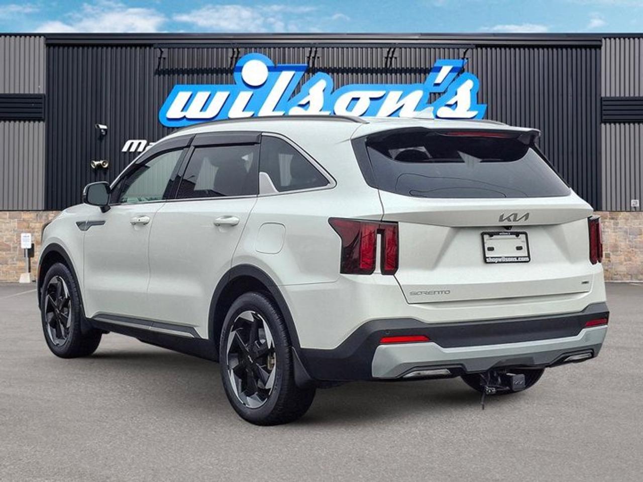 2025 Kia Sorento Hybrid EX AWD | Leather | Smart Cruise | Heated Wheel + Seats | Power Seat | Power Liftgate | and More ! Photo