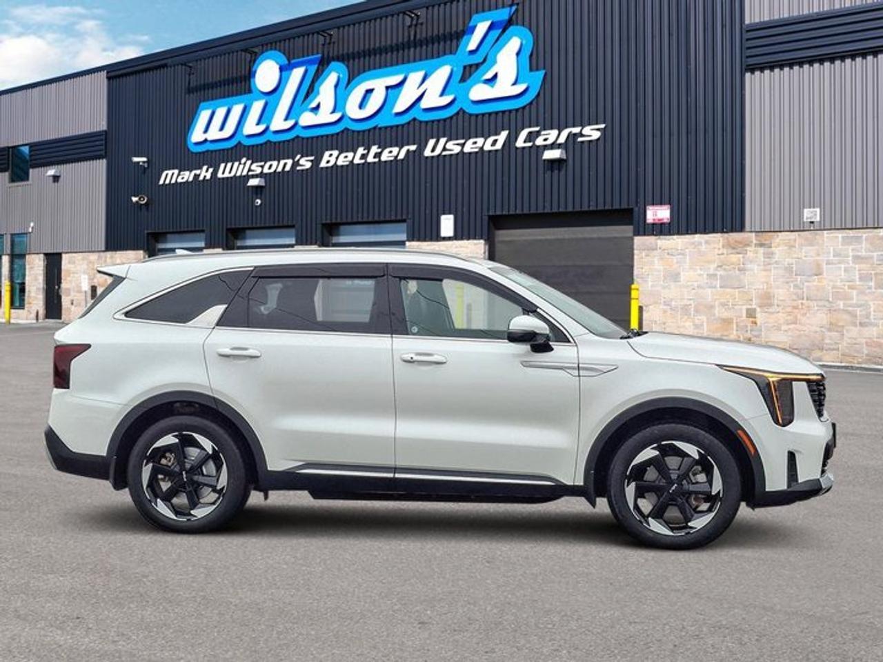 2025 Kia Sorento Hybrid EX AWD | Leather | Smart Cruise | Heated Wheel + Seats | Power Seat | Power Liftgate | and More ! Photo