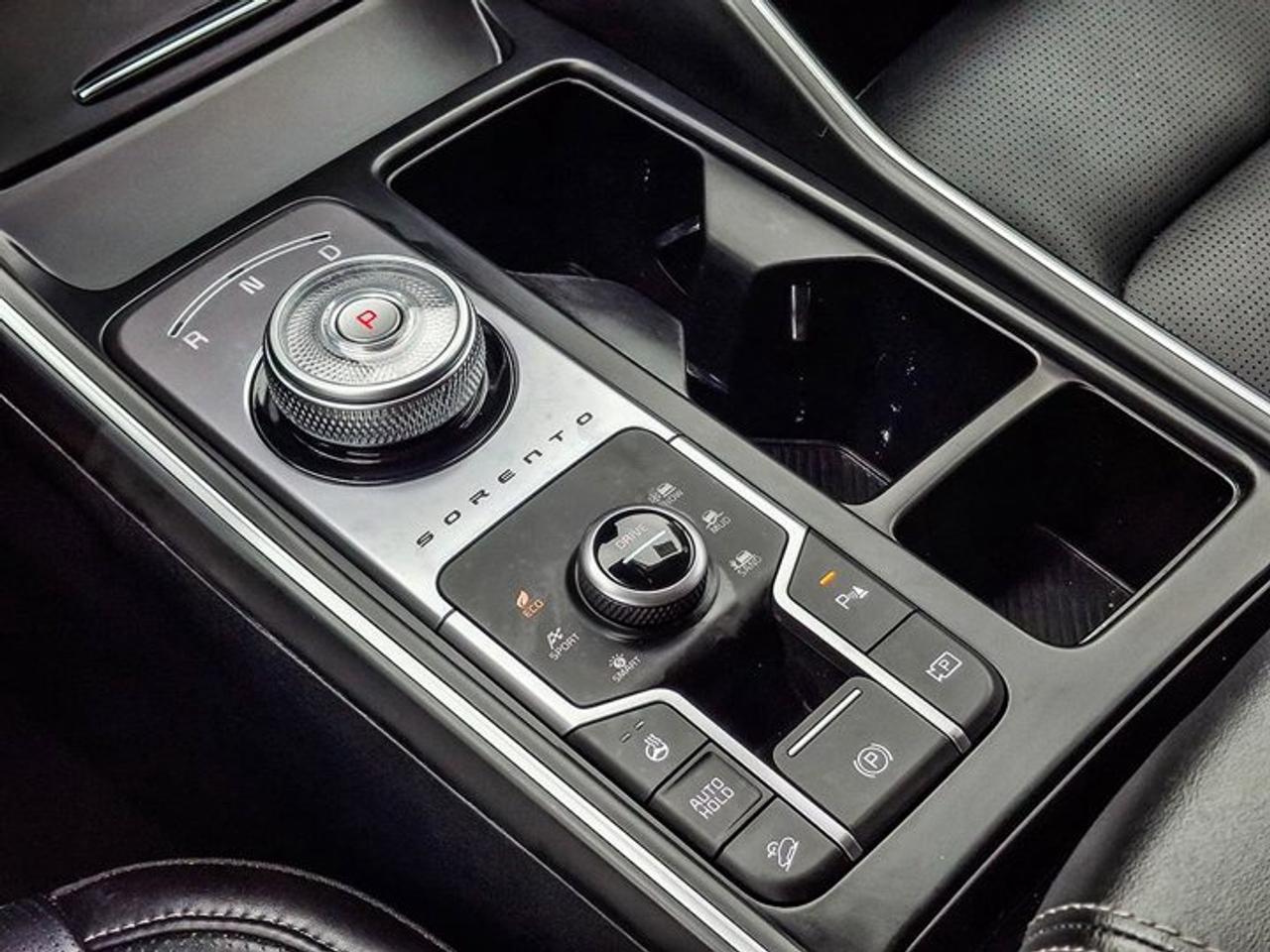2025 Kia Sorento Hybrid EX AWD | Leather | Smart Cruise | Heated Wheel + Seats | Power Seat | Power Liftgate | and More ! Photo
