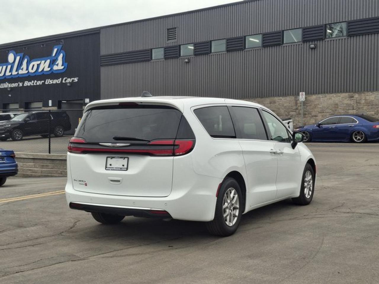 2024 Chrysler Pacifica Touring-L | Leather | Adaptive Cruise | Power Sliding Doors + Hatch | Heated Wheel + Seats and More! Photo