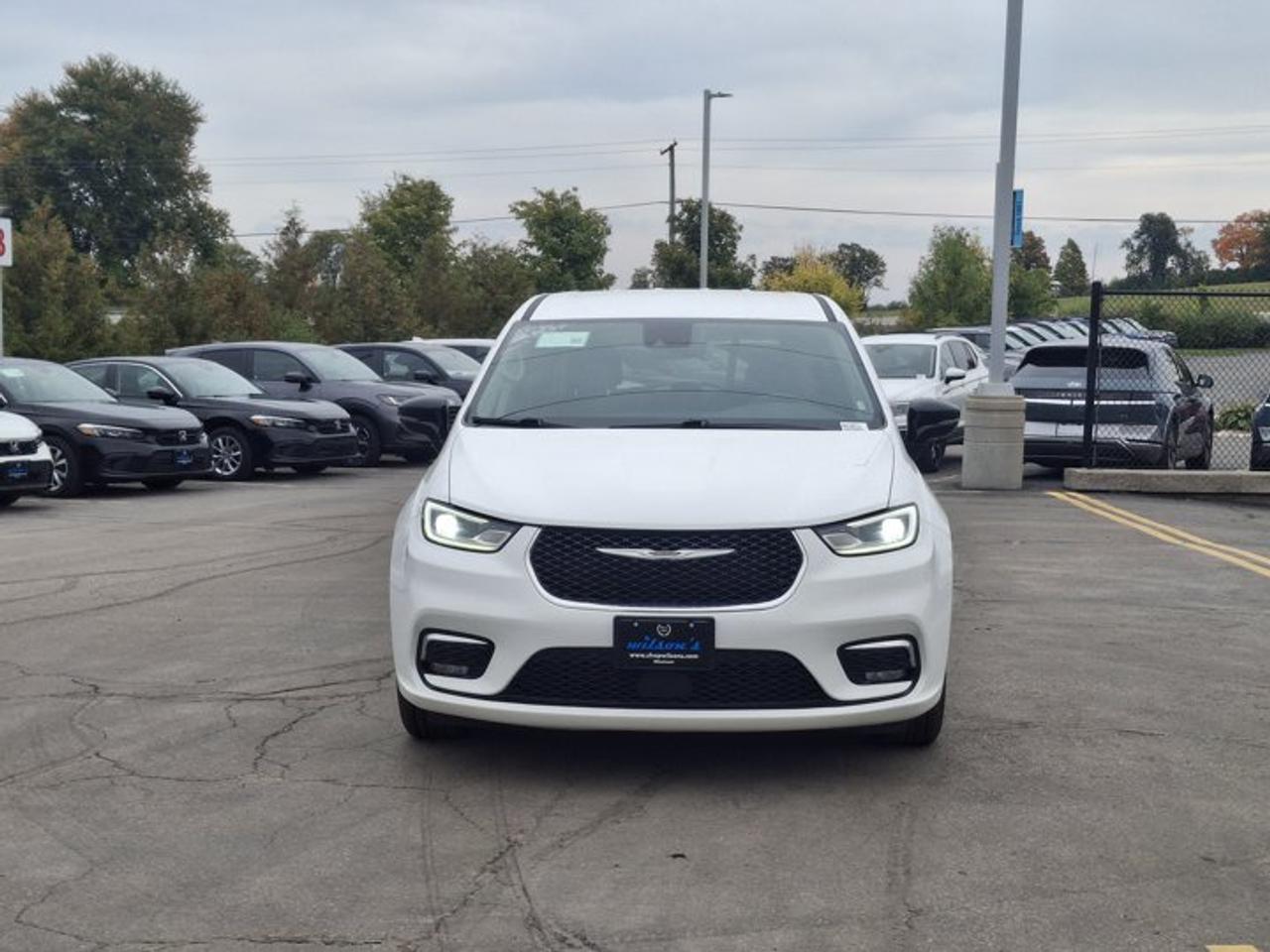 2024 Chrysler Pacifica Touring-L | Leather | Adaptive Cruise | Power Sliding Doors + Hatch | Heated Wheel + Seats and More! Photo
