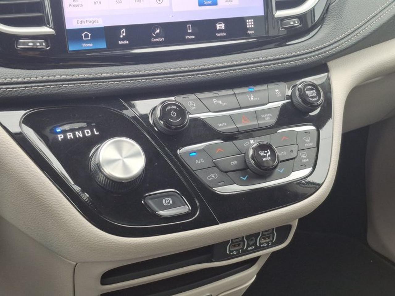 2024 Chrysler Pacifica Touring-L | Leather | Adaptive Cruise | Power Sliding Doors + Hatch | Heated Wheel + Seats and More! Photo