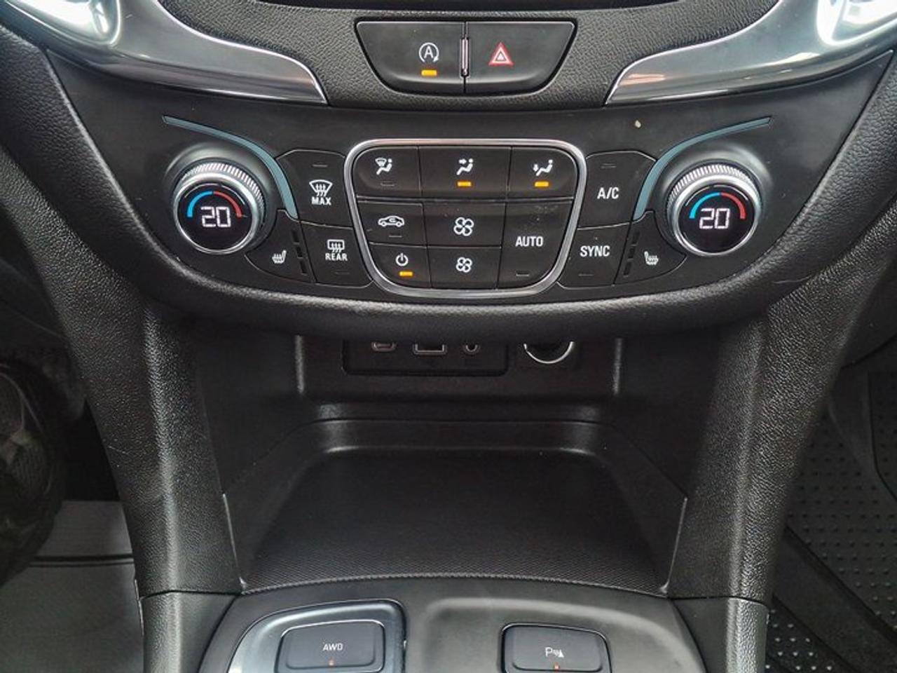 2022 Chevrolet Equinox LT AWD | Pano Roof | Navi | Heated Seats + Steering | Adaptive Cruise | Power Liftgate | and More ! Photo