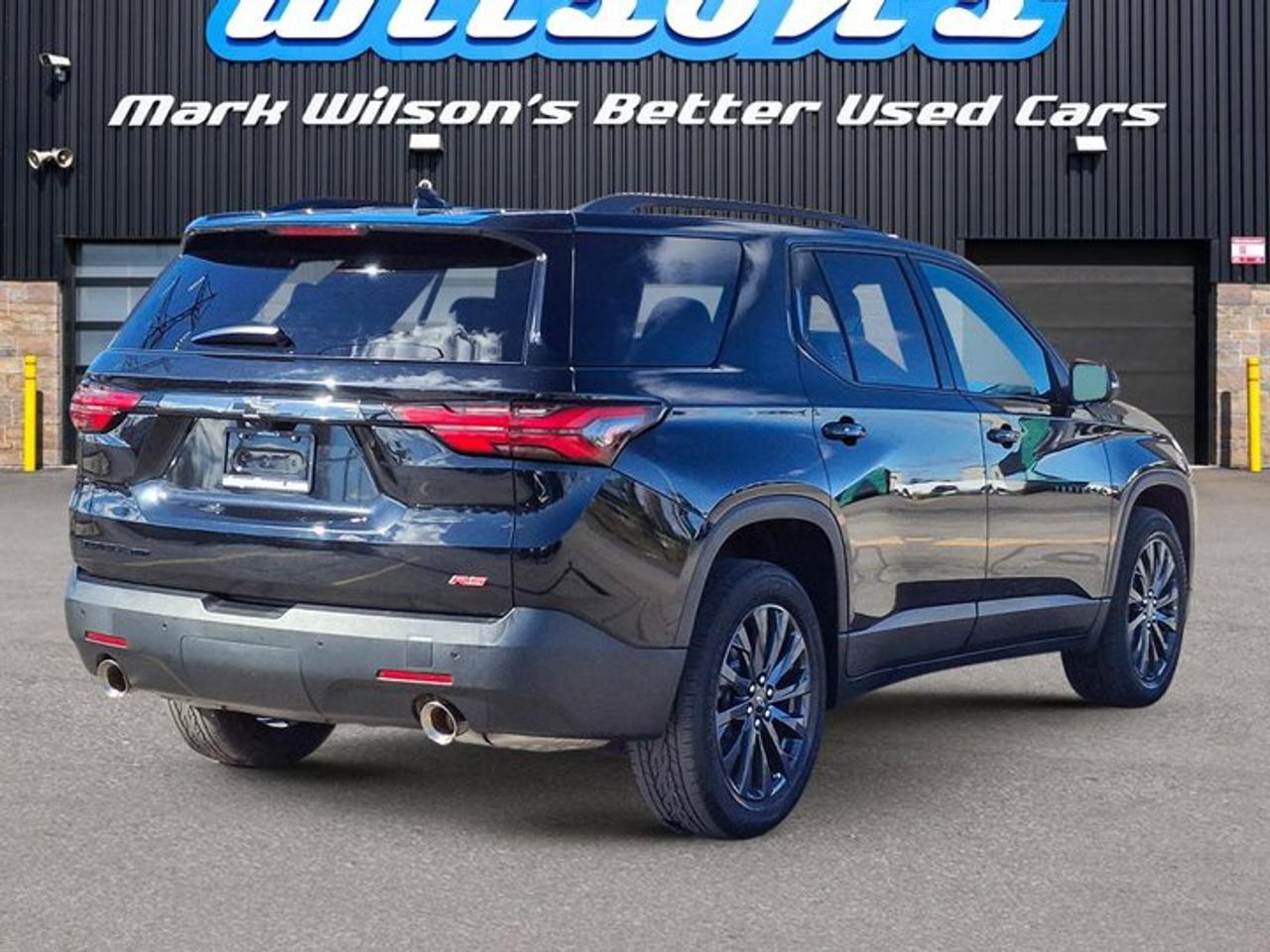 2022 Chevrolet Traverse RS AWD | Leather | Pano Roof | Nav | 360 Camera | Adaptive Cruise | Heated Wheel + Seats | and More! Photo4