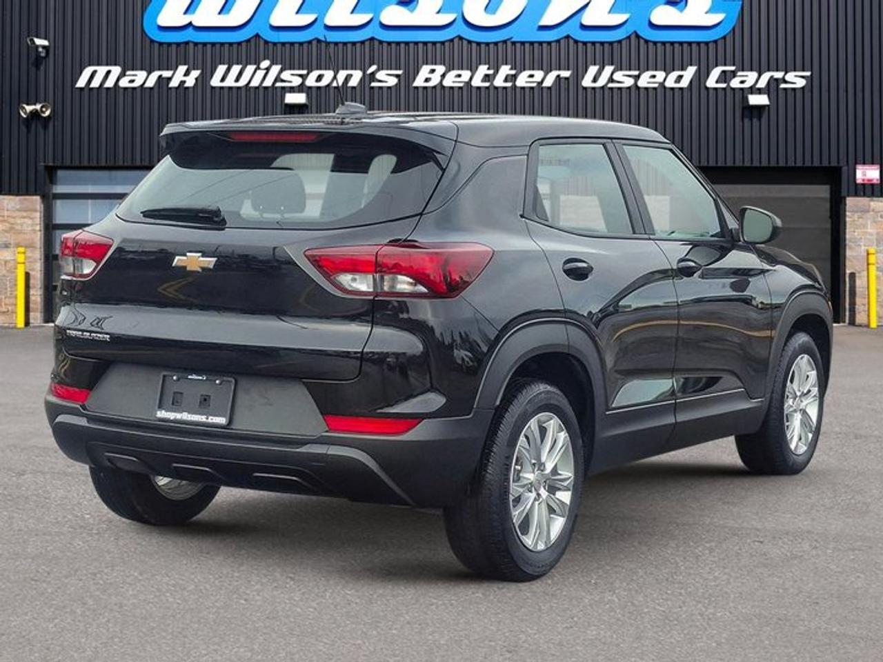 2023 Chevrolet TrailBlazer LS | Air Conditioning | Lane Keep Assist | Reverse Camera | Apple Carplay + Android Auto | and More! Photo