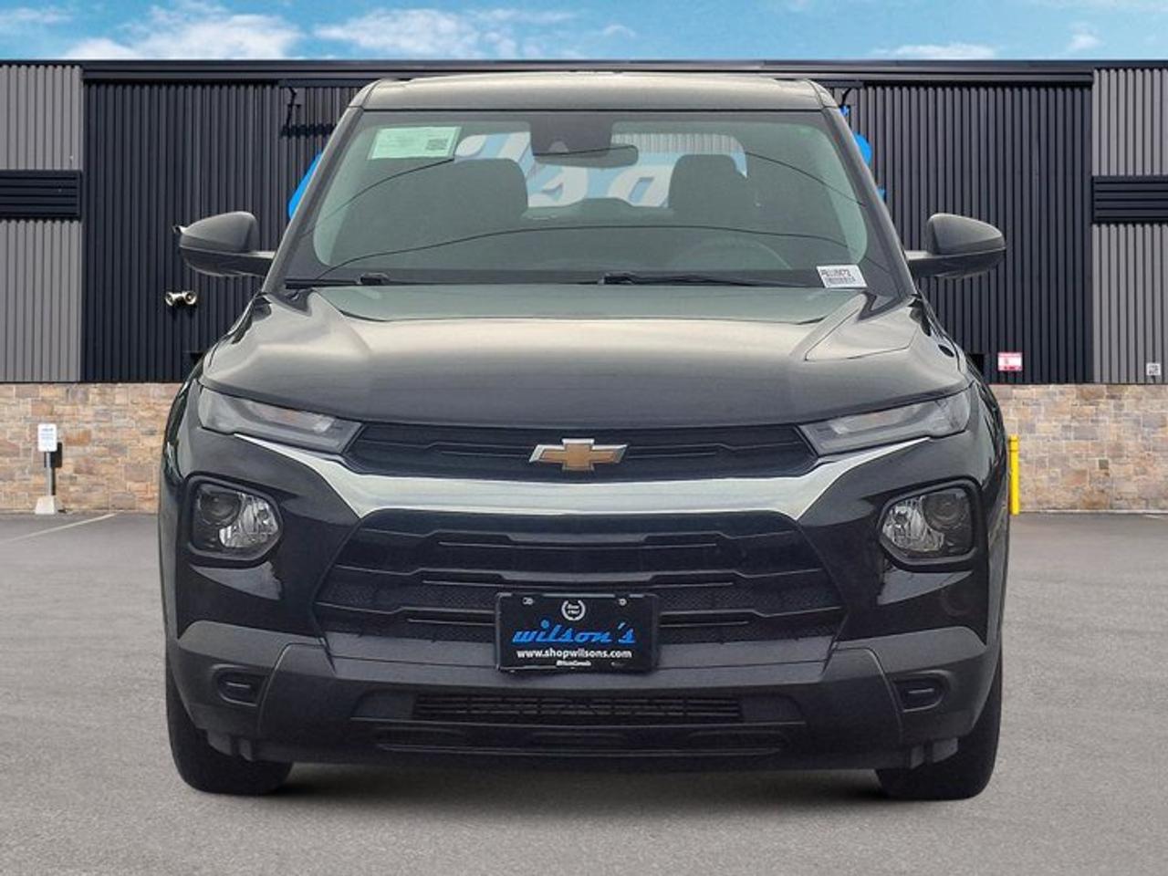 2023 Chevrolet TrailBlazer LS | Air Conditioning | Lane Keep Assist | Reverse Camera | Apple Carplay + Android Auto | and More! Photo