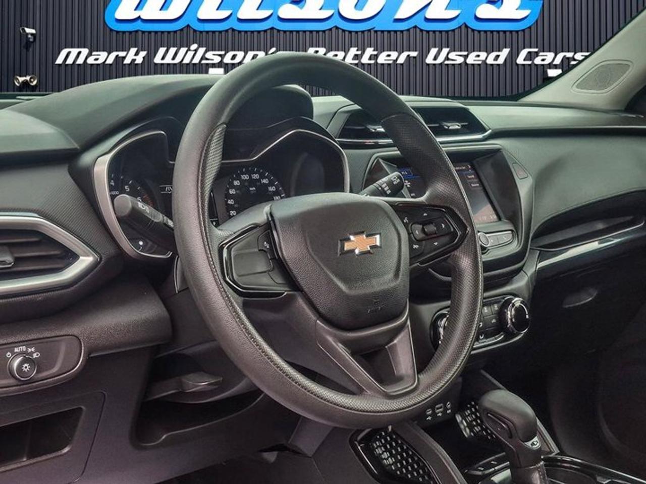 2023 Chevrolet TrailBlazer LS | Air Conditioning | Lane Keep Assist | Reverse Camera | Apple Carplay + Android Auto | and More! Photo