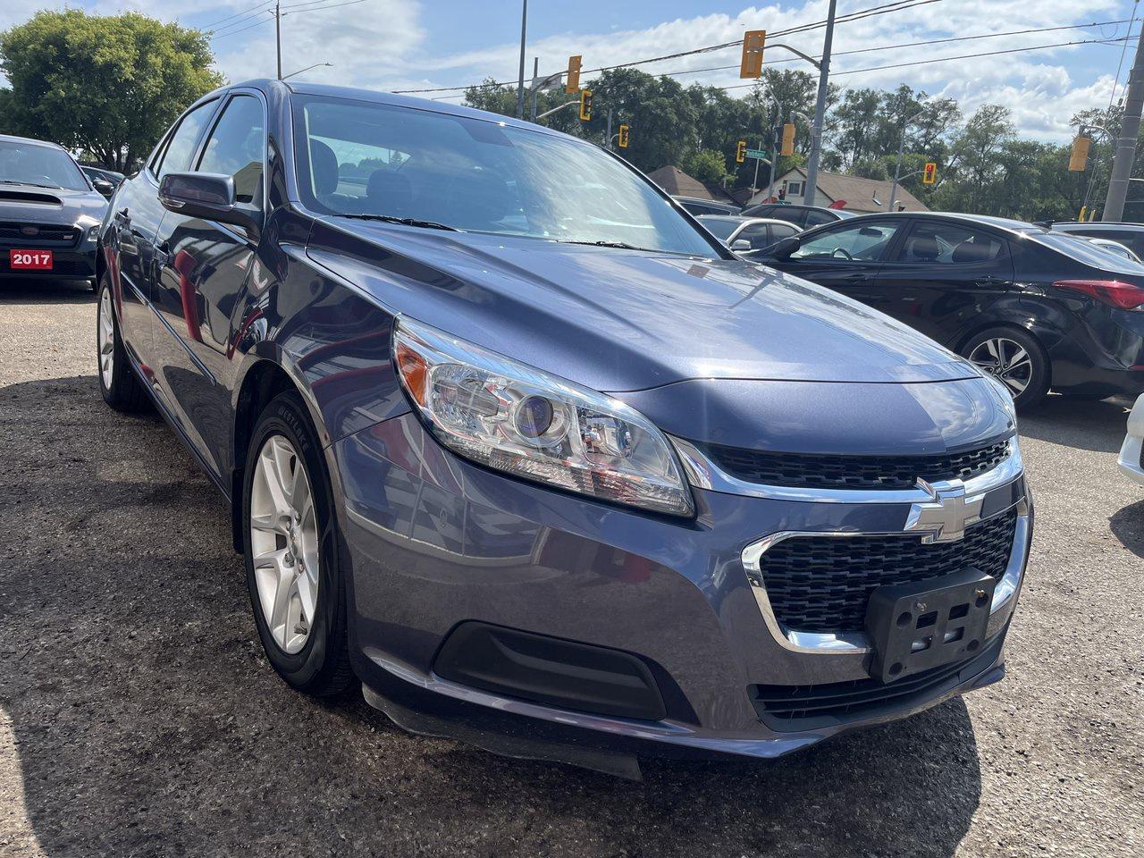 2015 Chevrolet Malibu LT Photo2