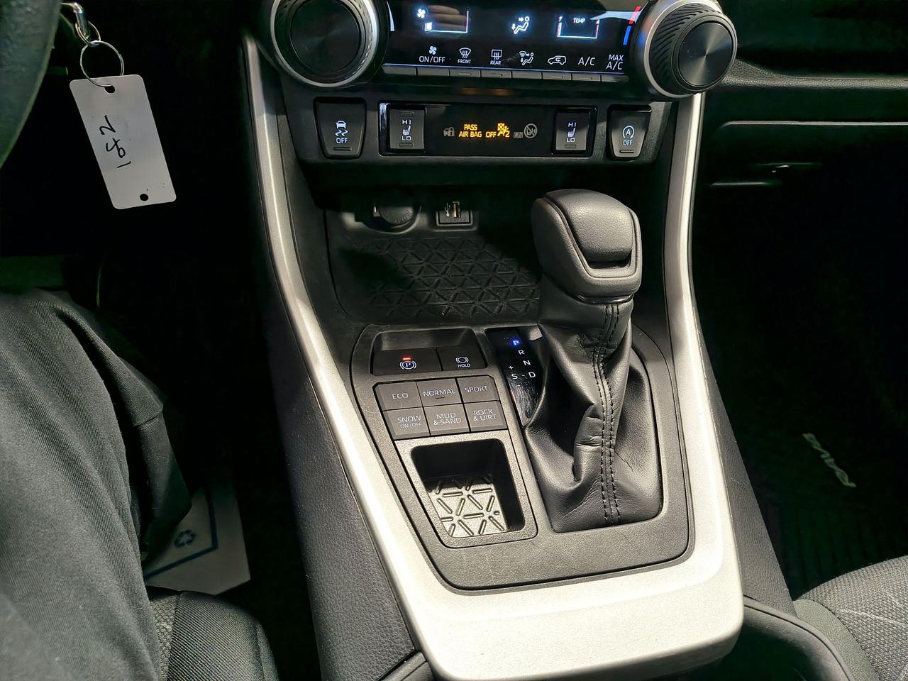 2023 Toyota RAV4 LE Photo