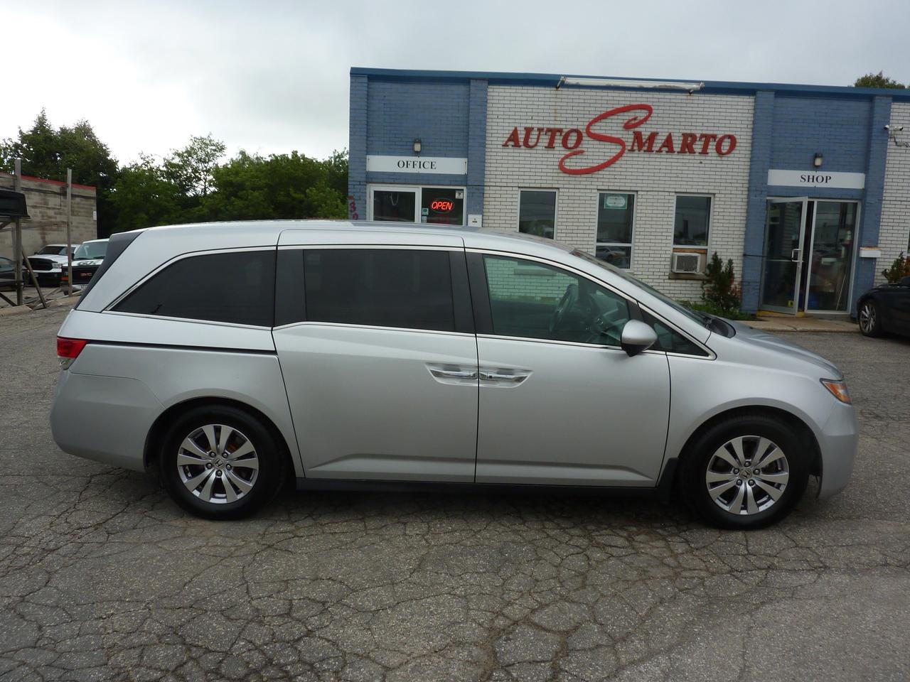 2014 Honda Odyssey  Photo3