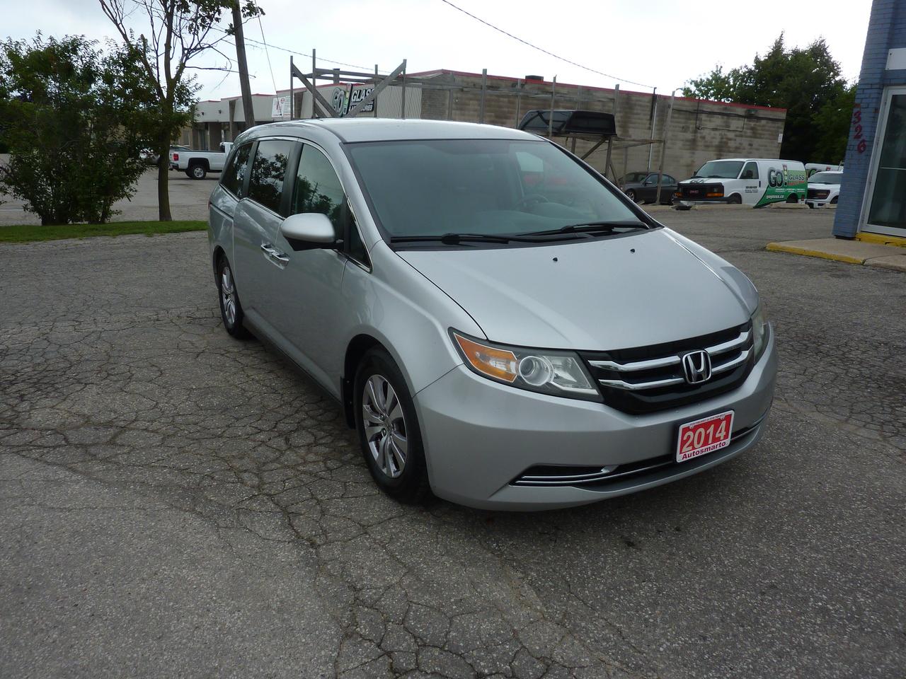 2014 Honda Odyssey  Photo2