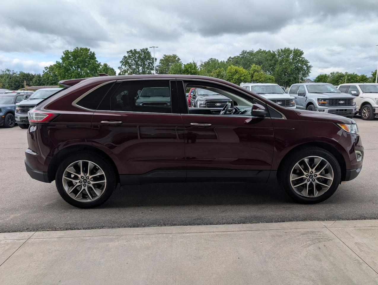 2018 Ford Edge Titanium AWD Photo3