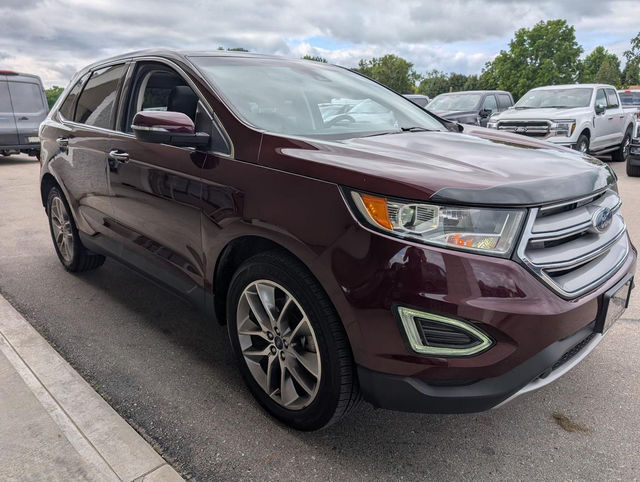2018 Ford Edge Titanium AWD Photo2