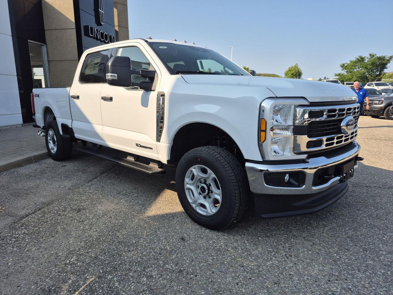 2026 Ford F-250 Super Duty SRW XLT 4WD CREW CAB 6.75' BOX Photo3