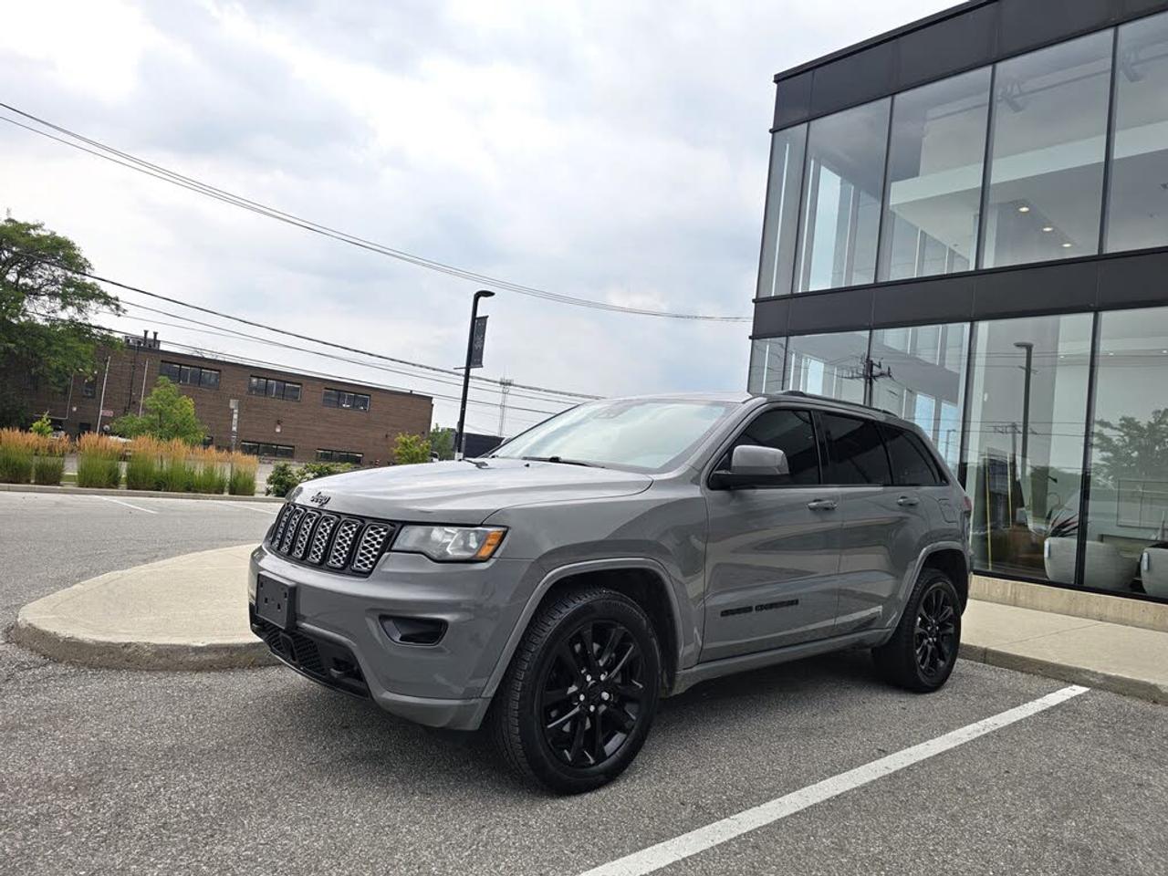 2021 Jeep Grand Cherokee Altitude - Photo #1