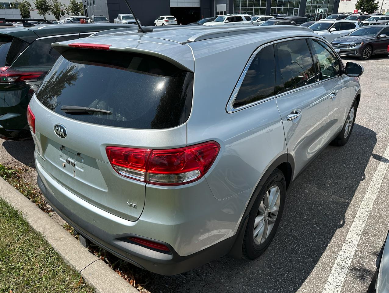 2016 Kia Sorento LX+ | AWD | 7 Seater | Heated Seats | 1 Owner ++ Photo16