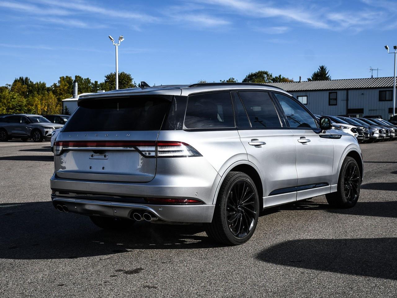 2023 Lincoln Aviator Reserve AWD Photo4