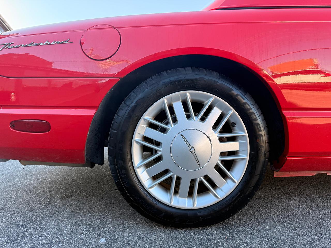 2002 Ford Thunderbird 2dr Conv w/Hardtop Photo