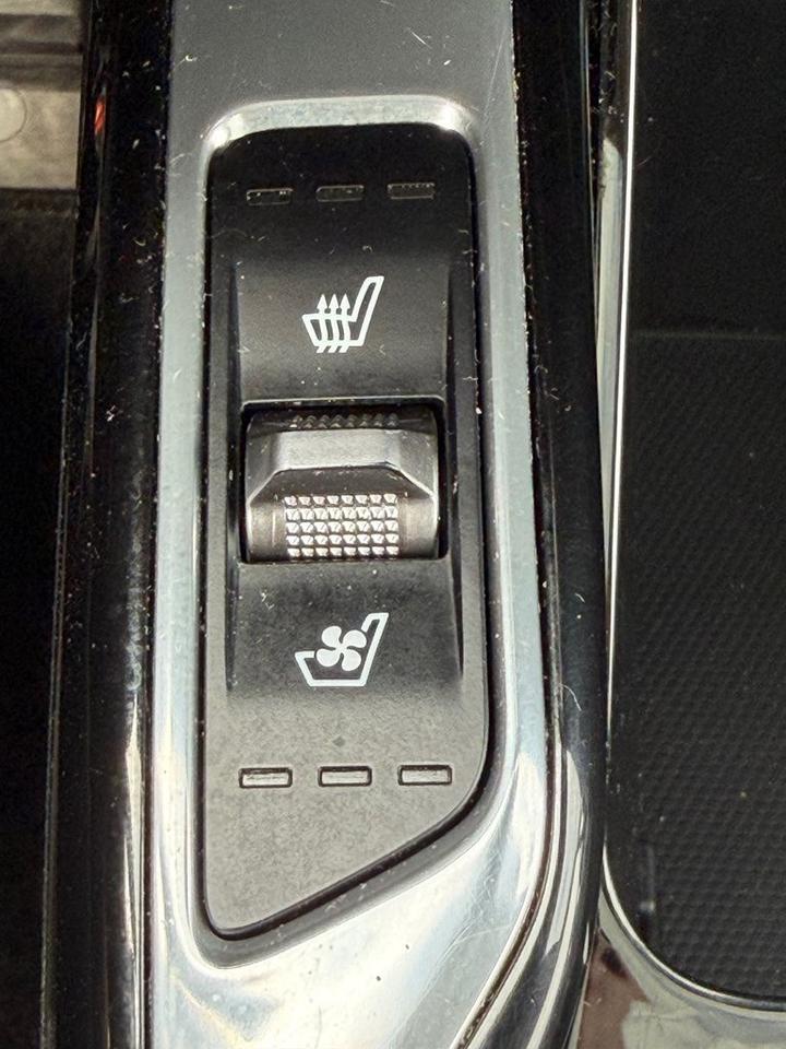 2023 Kia Sorento SX Photo