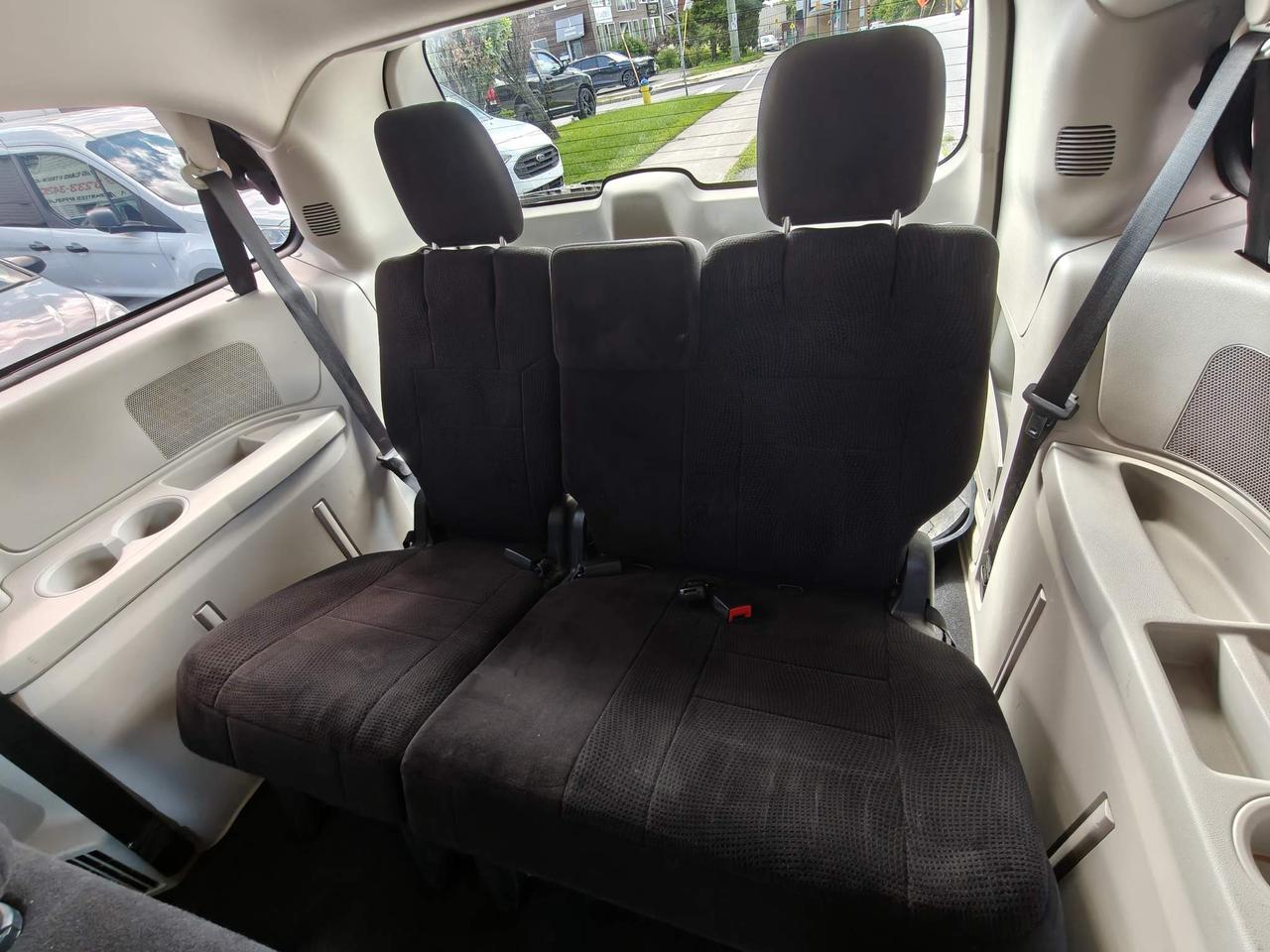 2014 Dodge Grand Caravan SE/SXT Passenger Van Photo