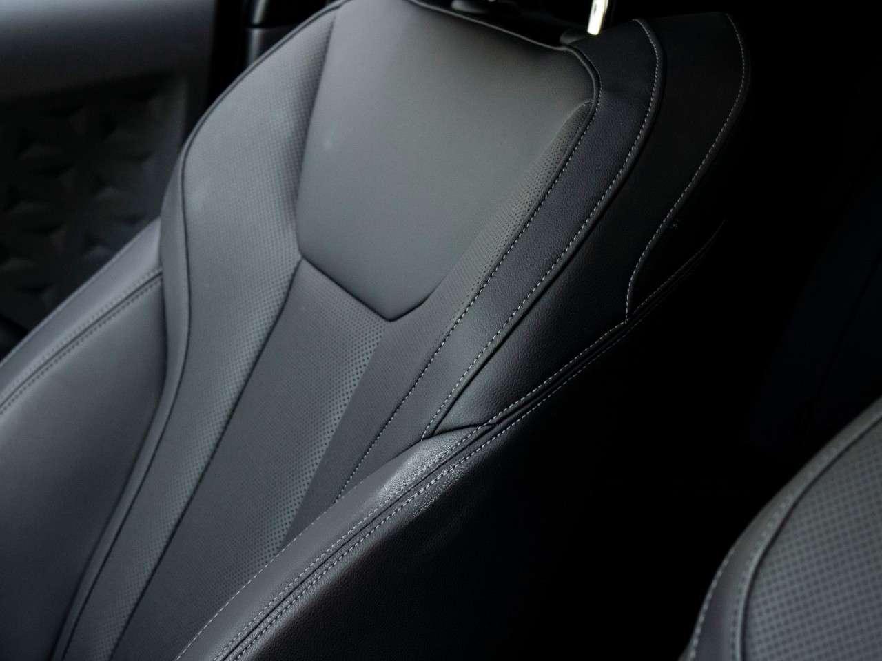 2023 BMW 2 Series 230i xDrive Coupe Photo