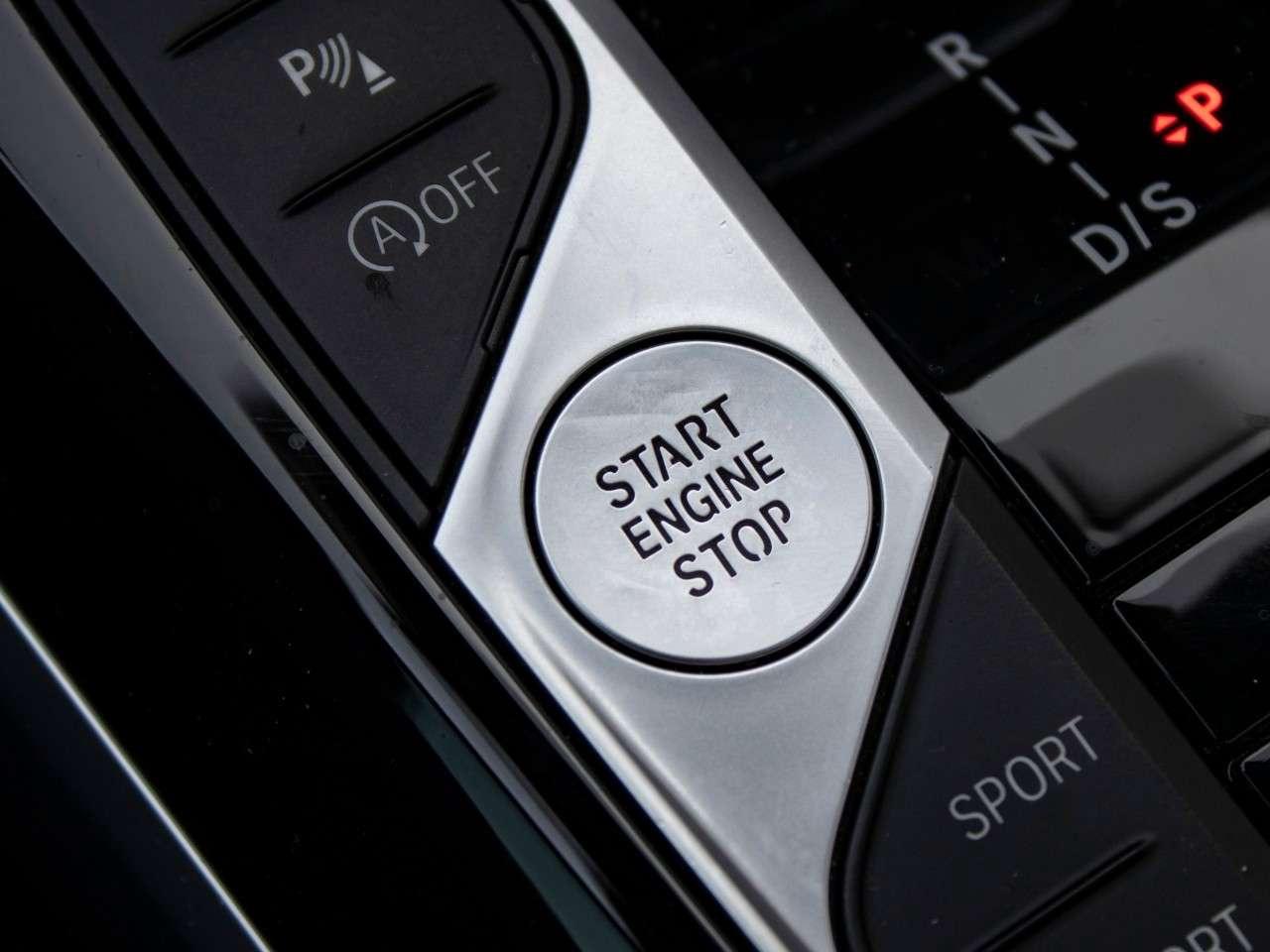 2023 BMW 2 Series 230i xDrive Coupe Photo
