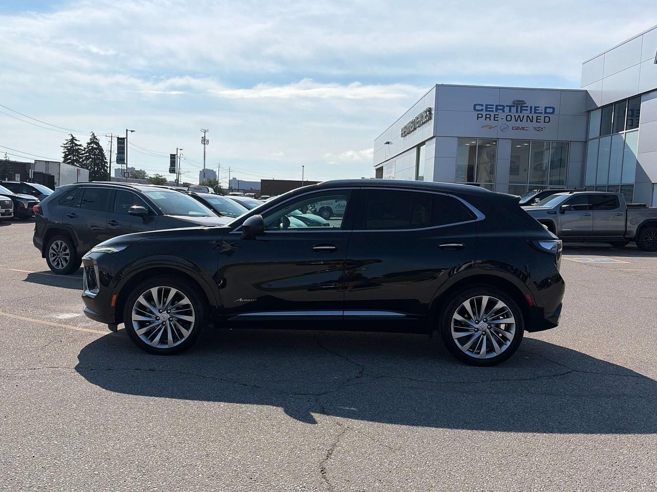 2024 Buick Envision Avenir AWD Photo2