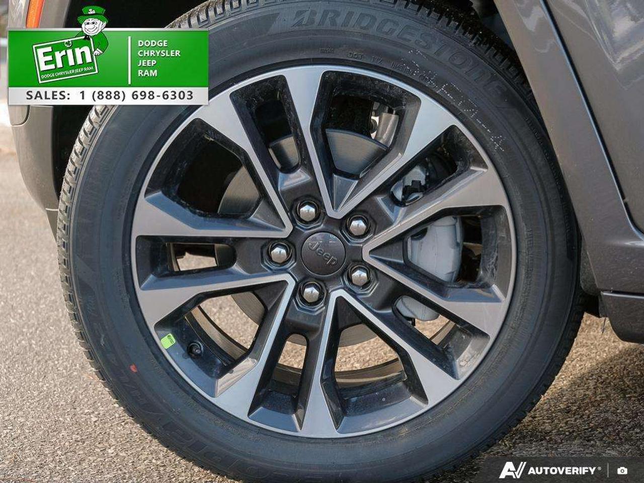 2025 Jeep Grand Cherokee OVERLAND 4X4 Photo