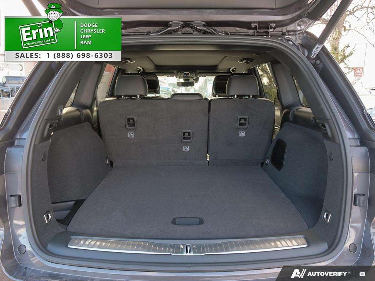 2025 Jeep Grand Cherokee OVERLAND 4X4 Photo