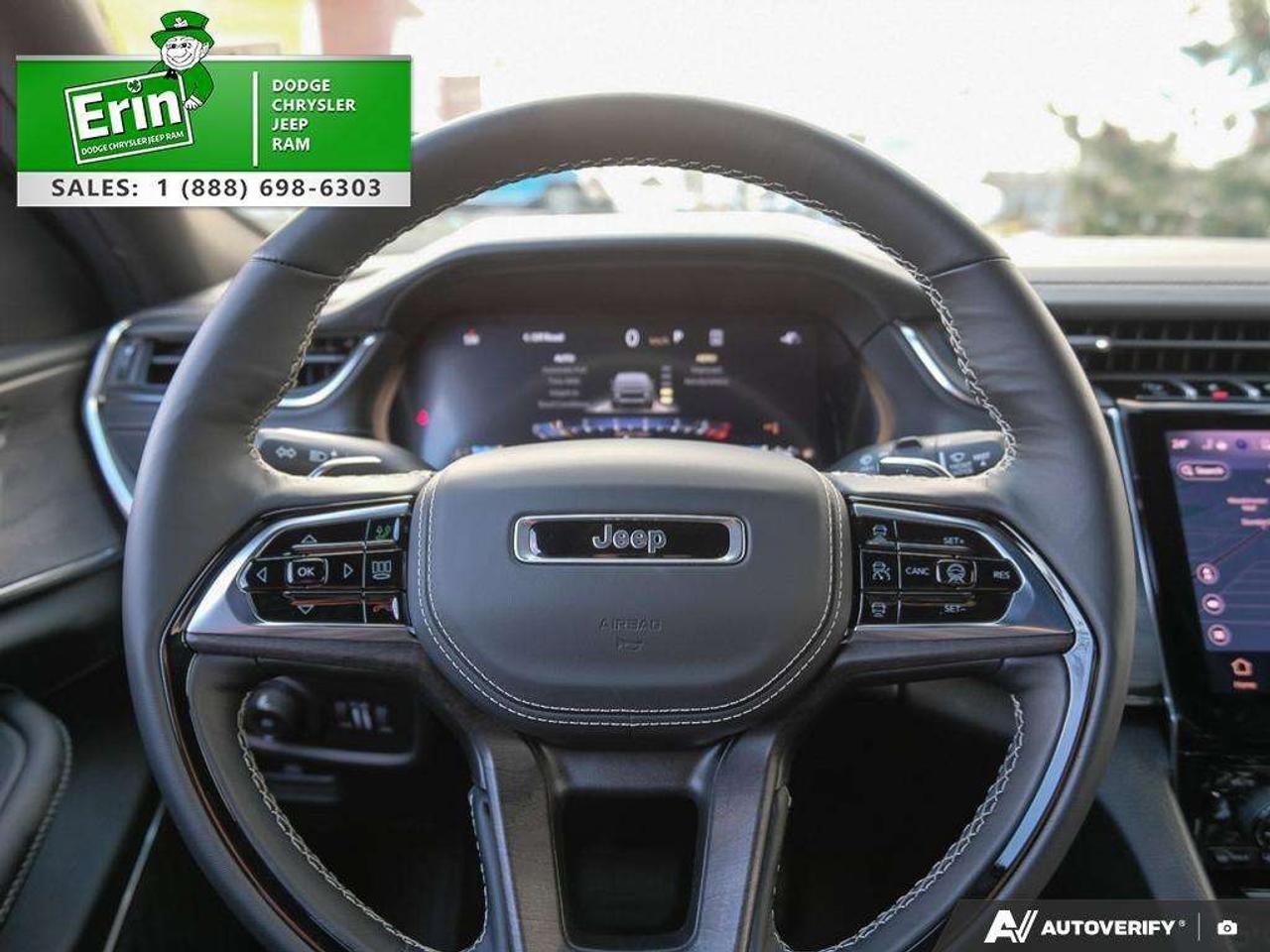 2025 Jeep Grand Cherokee OVERLAND 4X4 Photo