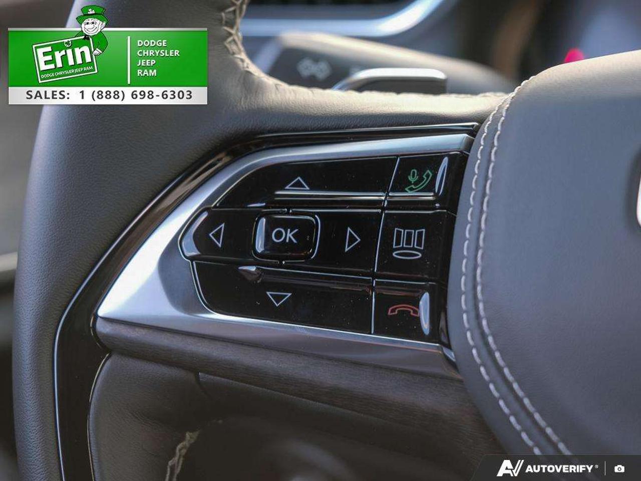 2025 Jeep Grand Cherokee OVERLAND 4X4 Photo
