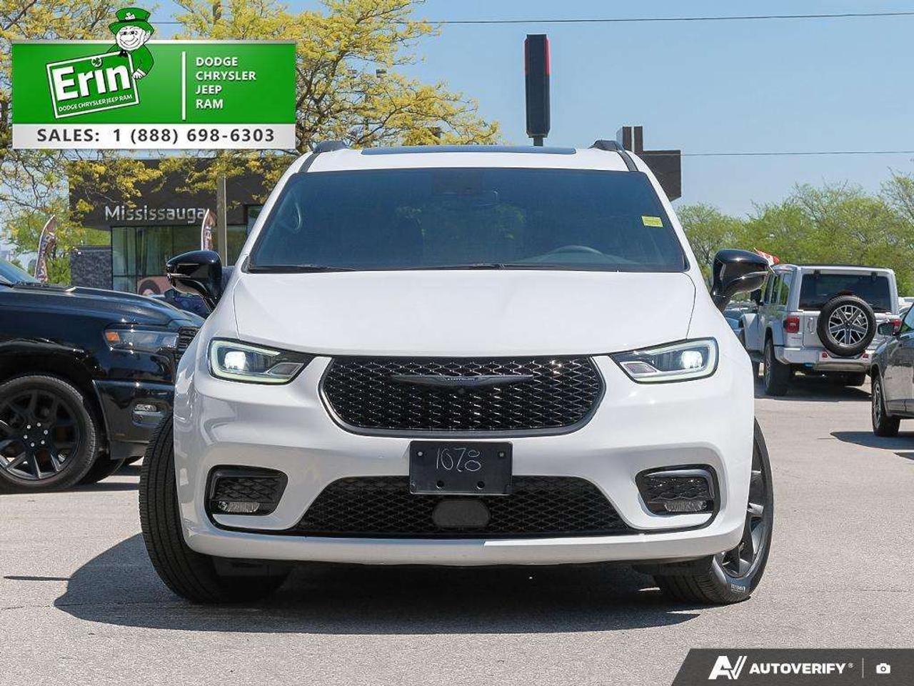 2024 Chrysler Pacifica Limited S Appearance Package Photo1