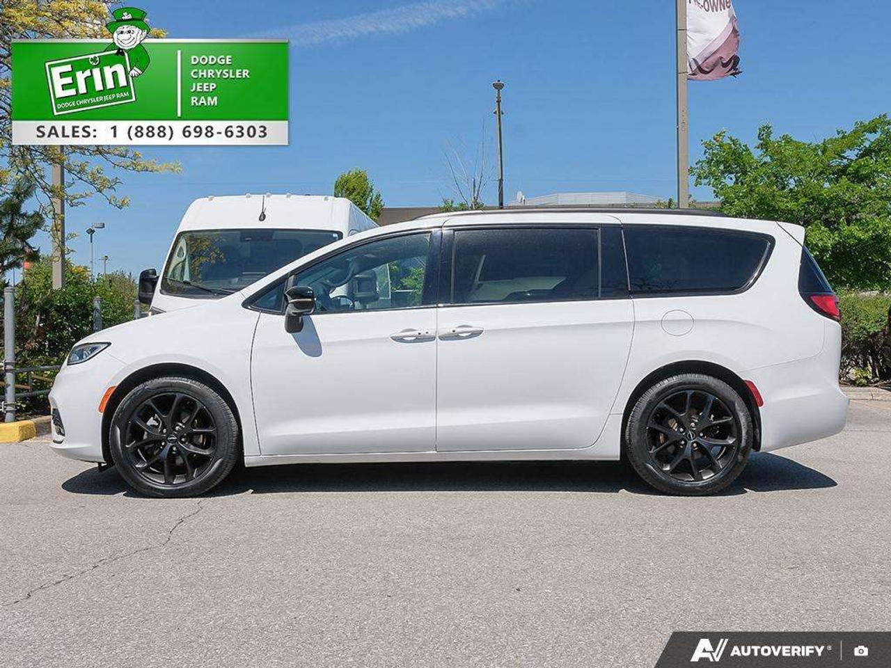 2024 Chrysler Pacifica Limited S Appearance Package Photo