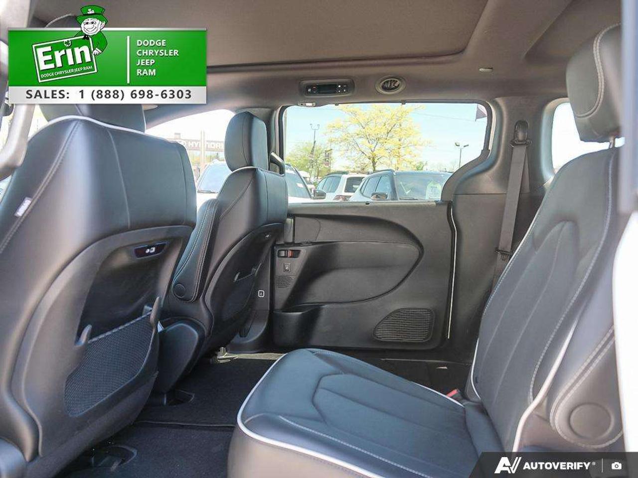 2024 Chrysler Pacifica Limited S Appearance Package Photo