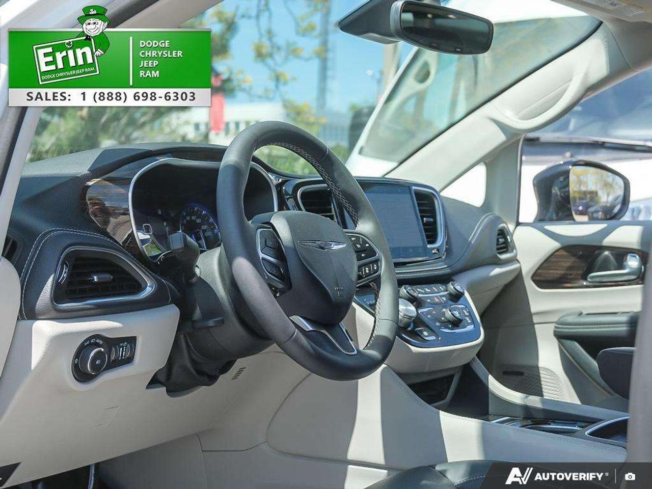 2024 Chrysler Pacifica Limited   360 SurroundView Camera   DVD Photo