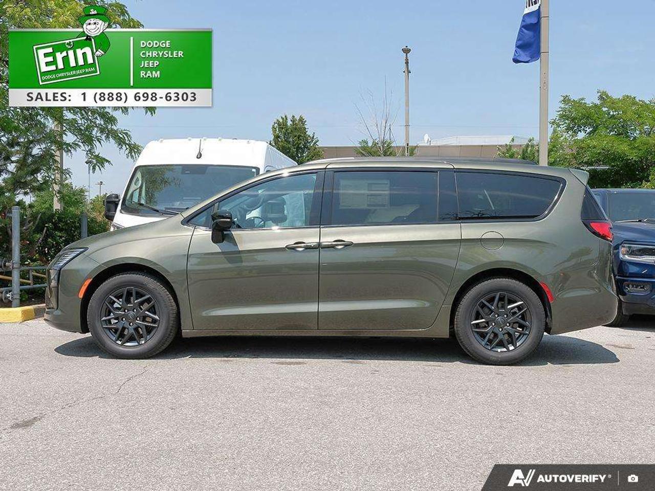 2027 Chrysler Pacifica Select FWD Photo