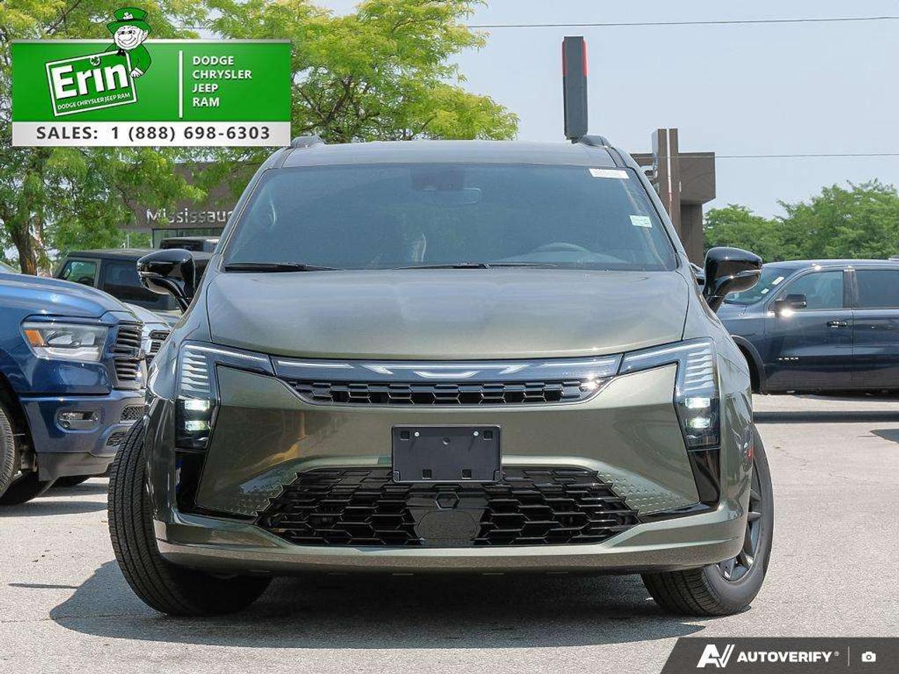 2027 Chrysler Pacifica Select FWD Photo1