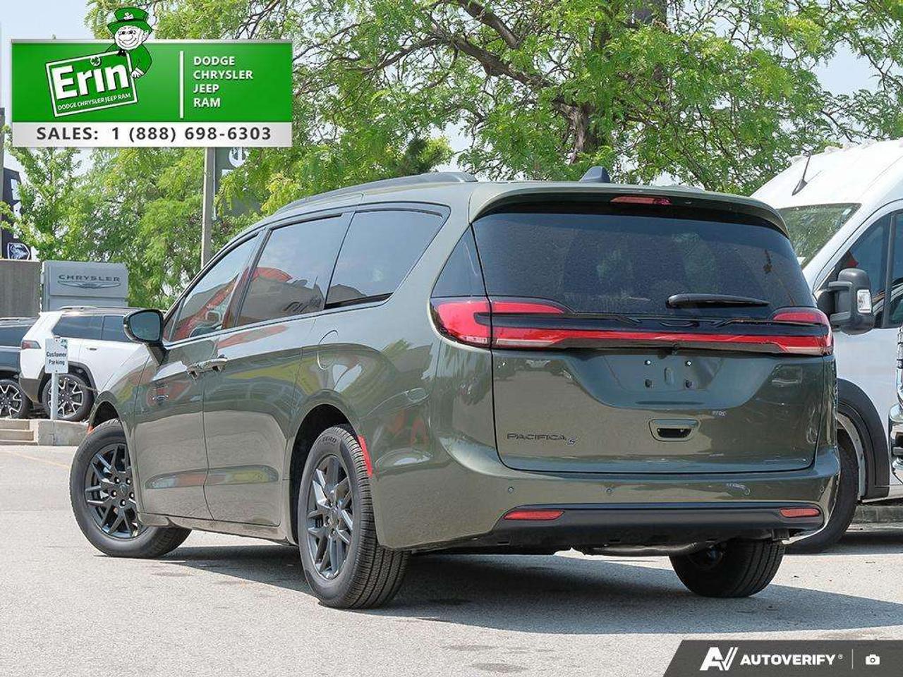2027 Chrysler Pacifica Select FWD Photo