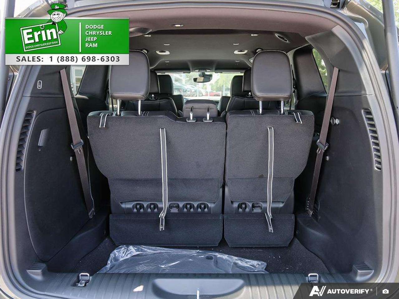 2027 Chrysler Pacifica Select FWD Photo