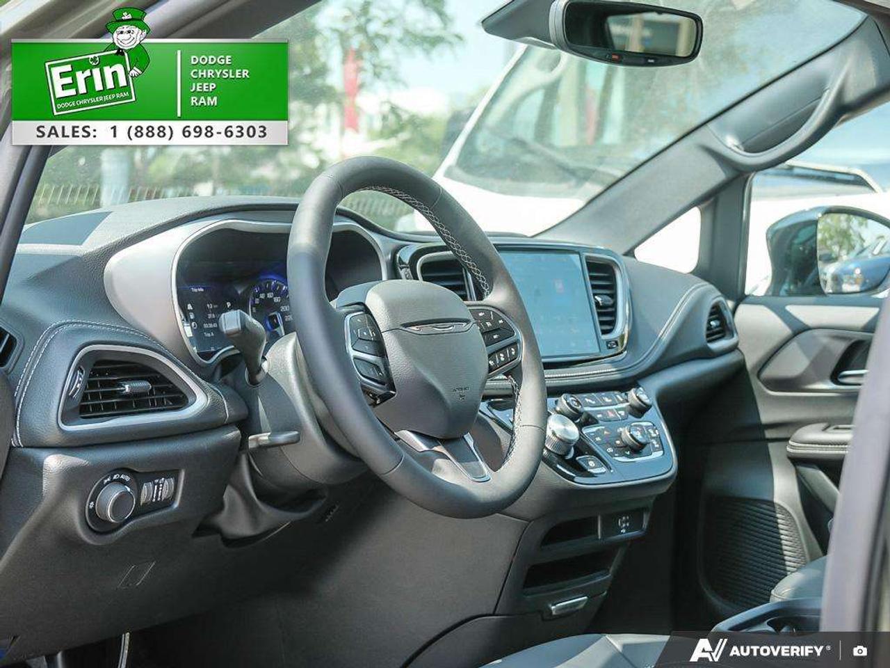 2027 Chrysler Pacifica Select FWD Photo
