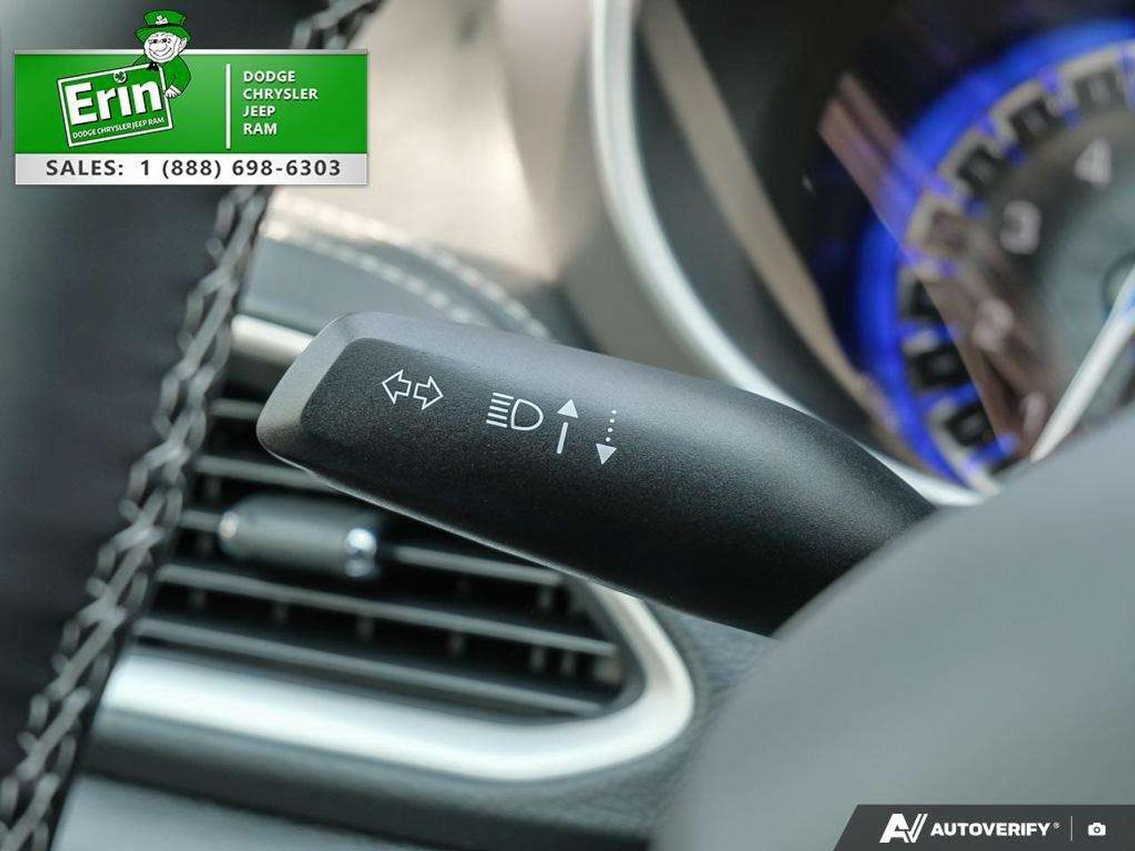 2027 Chrysler Pacifica Select FWD Photo