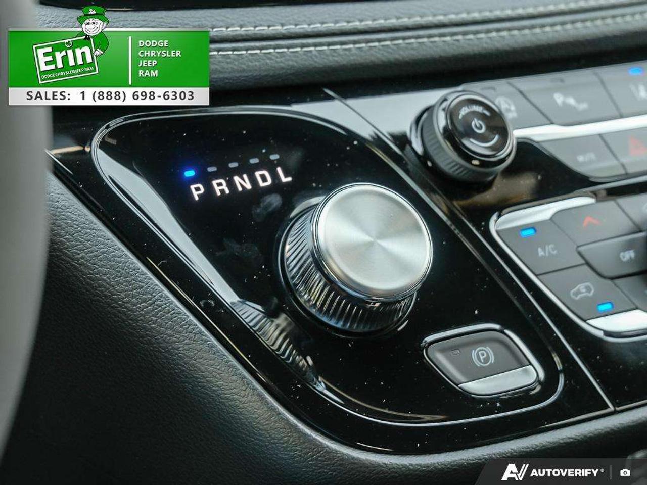 2027 Chrysler Pacifica Select FWD Photo