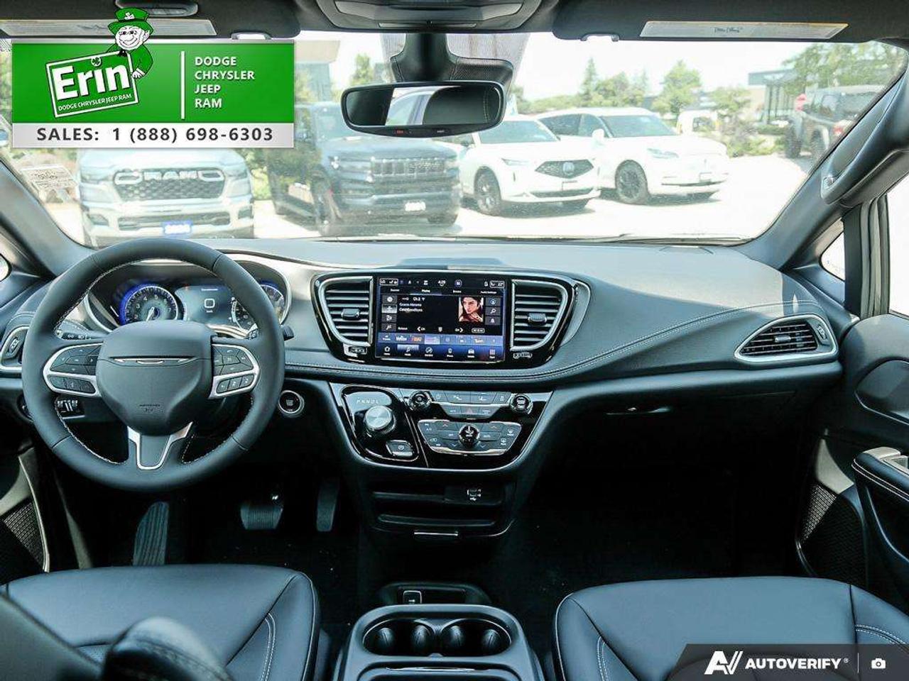 2027 Chrysler Pacifica Select FWD Photo