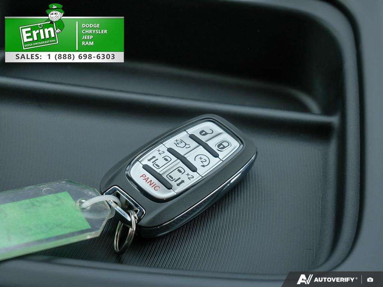 2027 Chrysler Pacifica Select FWD Photo