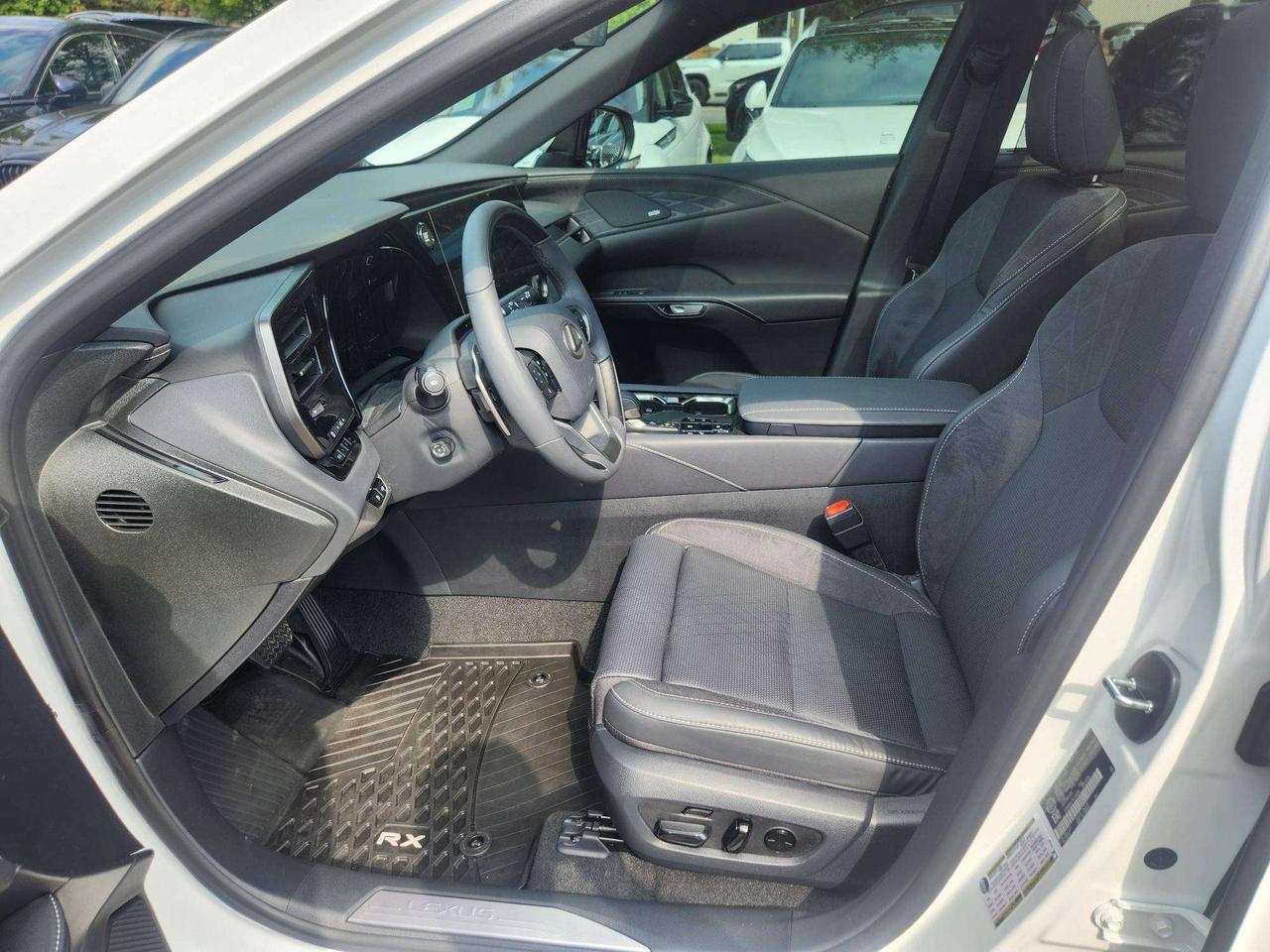 2026 Lexus RX EXECUTIVE PKG, MARK LEVINSON AUDIO, HUD, 360CAM Photo