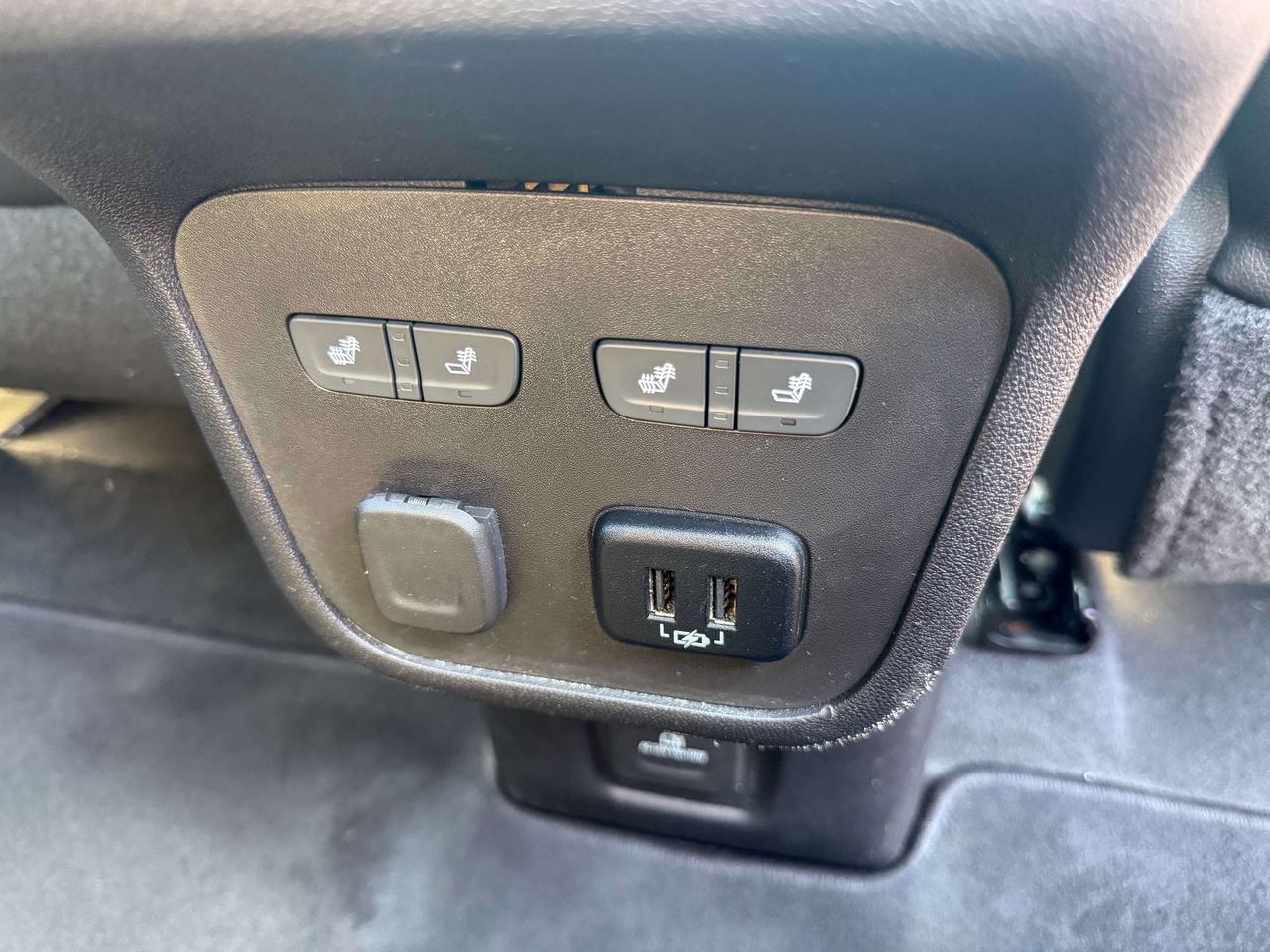 2018 Chevrolet Equinox Premier/1 OWNER/LOW KM/NAVI/BSM/ACC/PANO/CAMERA Photo