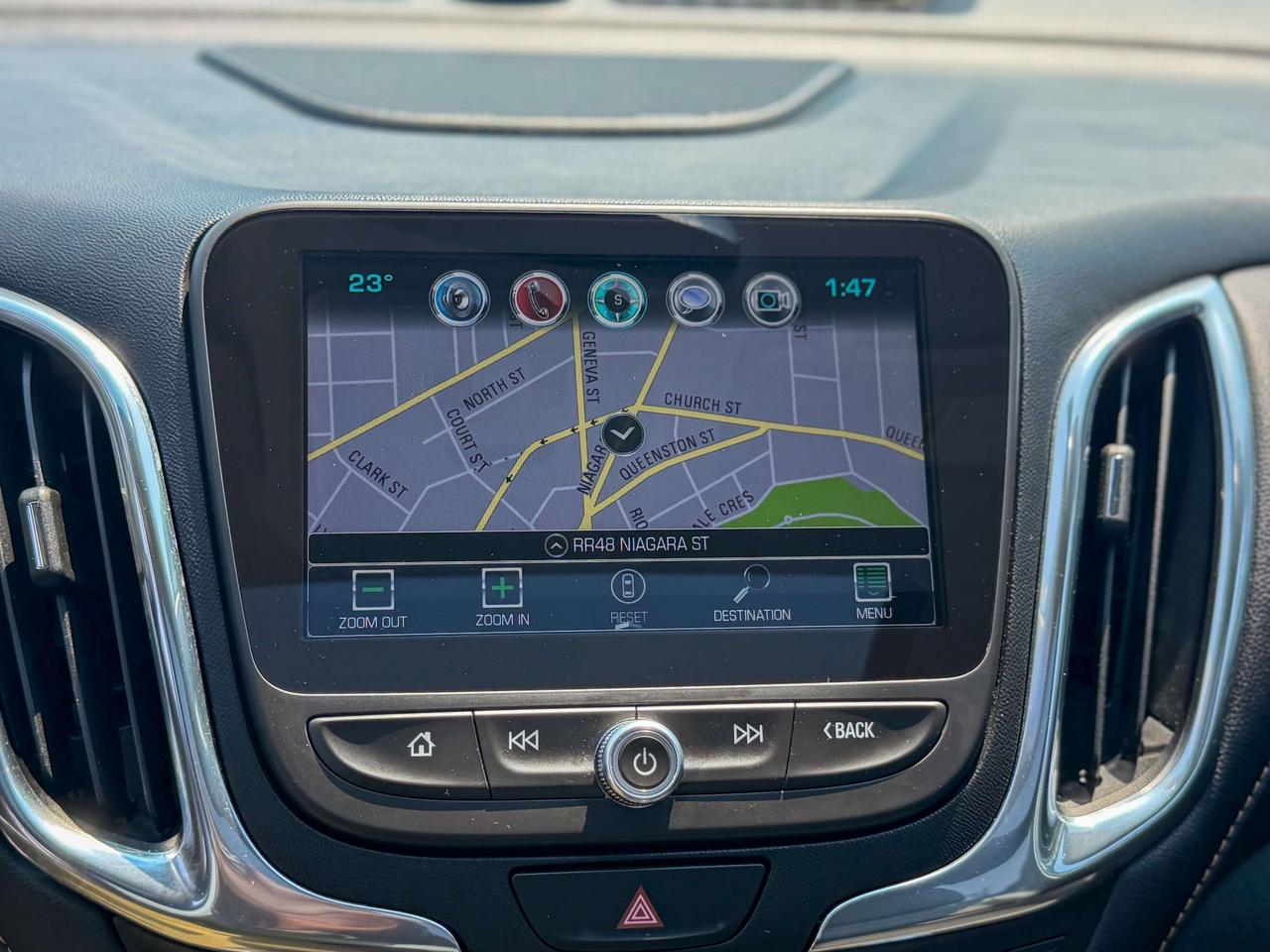 2018 Chevrolet Equinox Premier/1 OWNER/LOW KM/NAVI/BSM/ACC/PANO/CAMERA Photo